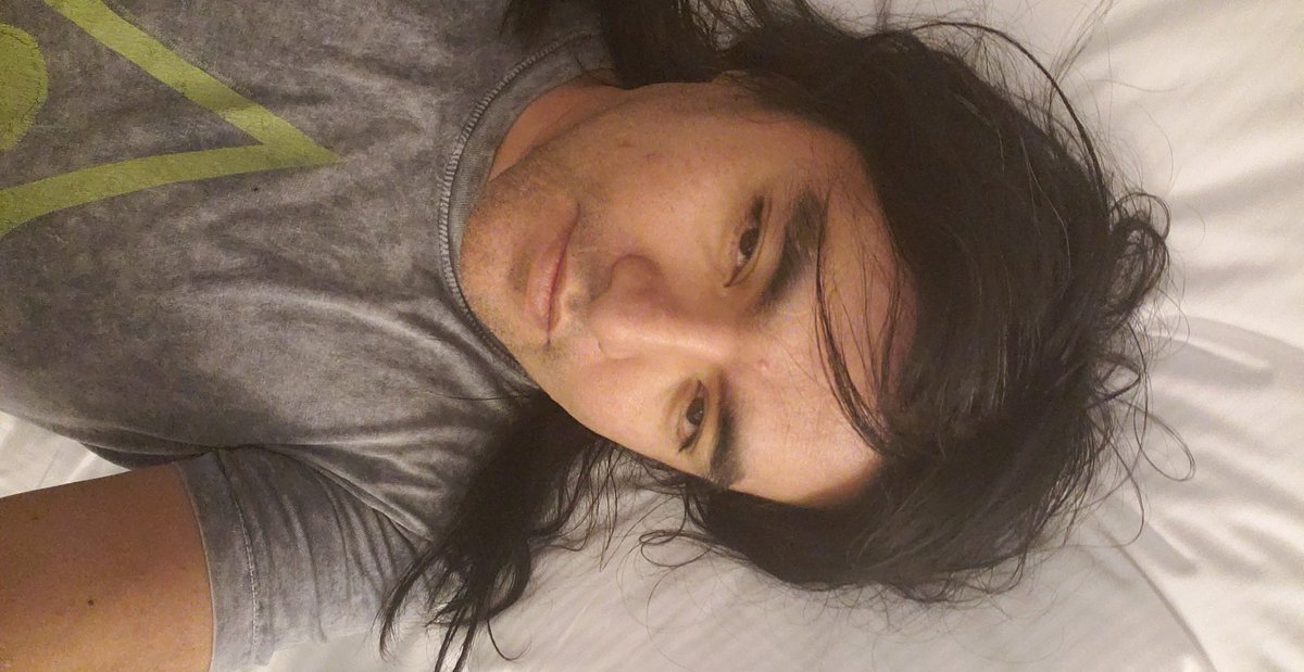 AuthorJamesRowe's tweet photo. Lazing on a Saturday https://t.co/thZb5kNoHk