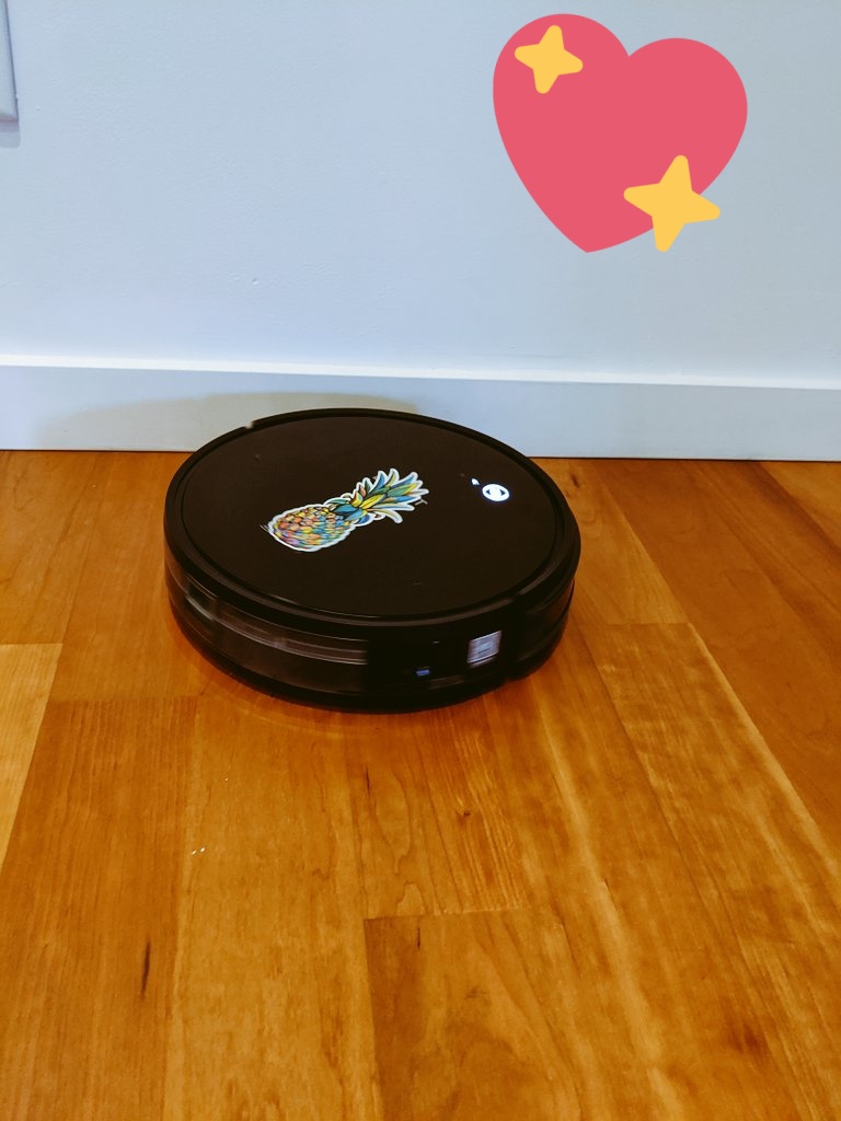 LaurRil's tweet photo. Is it weird to like your 🤖? Say hi to DeeDee #iot #robot #robofriend https://t.co/HWmNl3sW6b