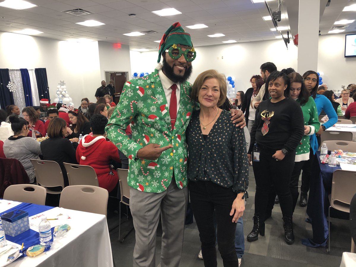 MansurPl's tweet photo. As we close up school for the holiday, I would be remiss in not recognizing the fun-loving and creative spirit of our @kcpublicschools staff! #JoinUsin2020 #TeamKCPS https://t.co/Hu3TokrEk7