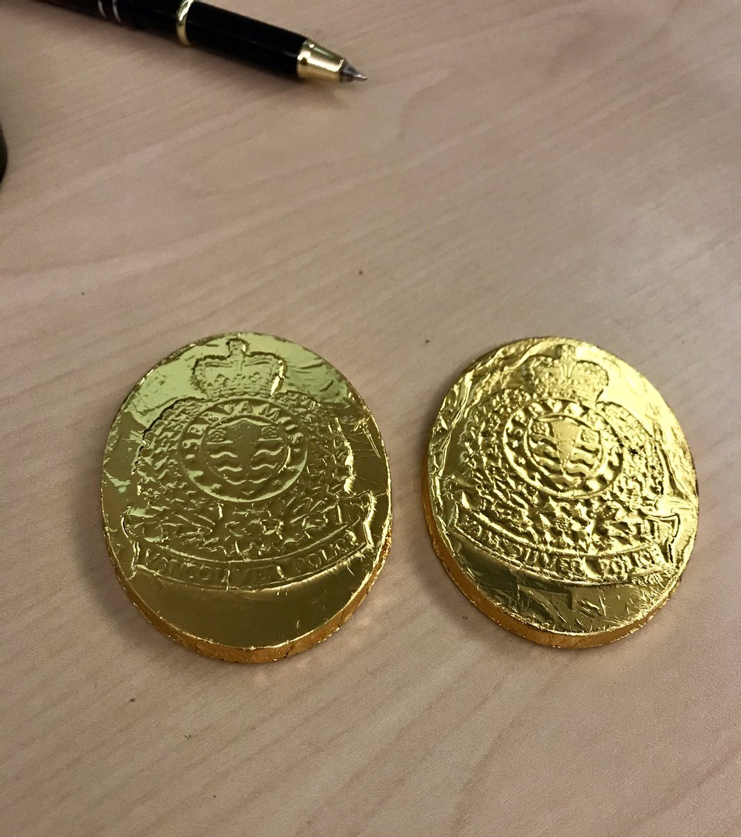 tenaciouspita's tweet photo. Thanks ๐ @ChiefPalmer and Inspector Heard, for taking the time to hand out the chocolate ๐ซ badges!!
I appreciate the thoughtfulness and the time, itโs why youโre always such a connected Chief. ๐๐ป๐
#xmas #greatchief
#vpd #chocolatebadge https://t.co/JsCctj5o2Y