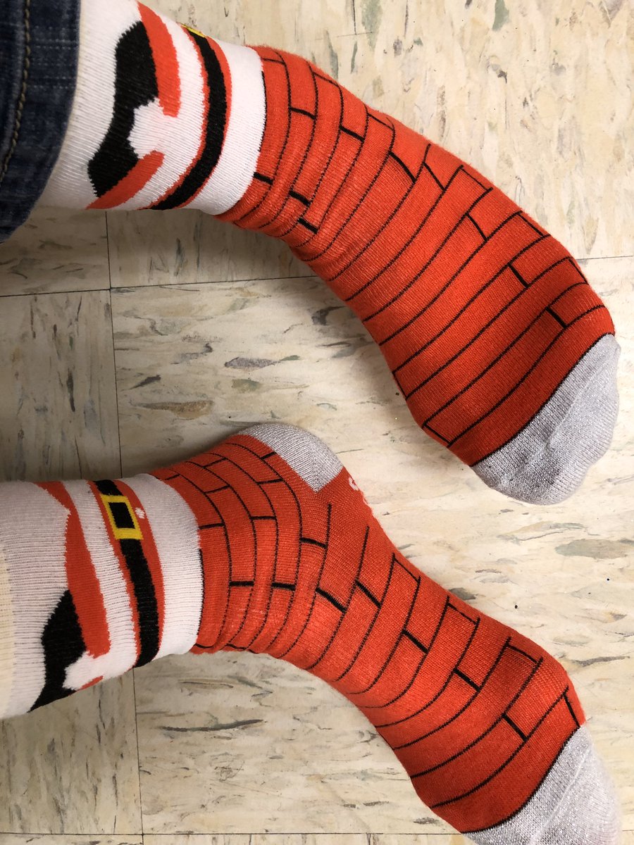 KenworthyAmy's tweet photo. Always fun to wear Christmas socks! #LCFAMILY #LCdigpat #WeAreLC https://t.co/JcrteozCwC