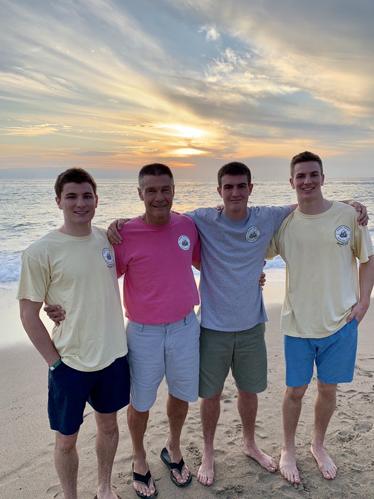Jack_City11's tweet photo. Congratulations from Mexico to @MerePointOyster for getting the go ahead on the Oyster Lease!!!  #bestoystersintown #keepemcoming https://t.co/DOtFOzWjFL