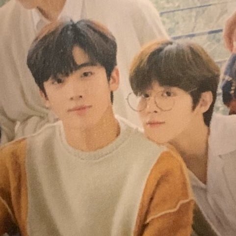 kingy0han's tweet photo. seungseok said: yohan boyfriend https://t.co/1U87ZaPP9n
