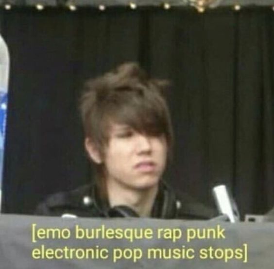 TheSpoopyKid's tweet image. #NationalEmoDay #NationalEmoDay #NationalEmoDay  @thisisryanross @FrankIero @Michael5SOS @awsten