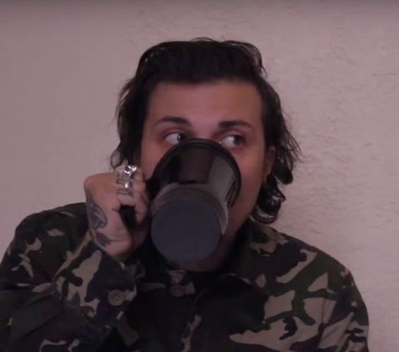 TheSpoopyKid's tweet image. #NationalEmoDay #NationalEmoDay #NationalEmoDay  @thisisryanross @FrankIero @Michael5SOS @awsten