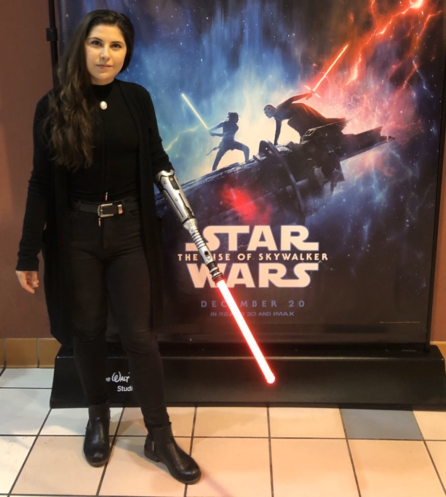 aannggeellll's tweet photo. Don’t worry, it’s a medical device #TheRiseOfSkywalker https://t.co/arXeZW1s8g