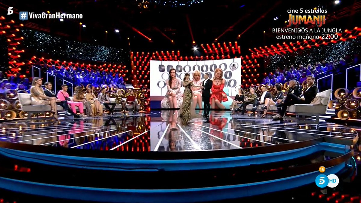 ElConfiTV's tweet image. Miriam Saavedra se egancha con Hugo Castejón en la #finalGHVIP elconfidencial.com/television/pro…