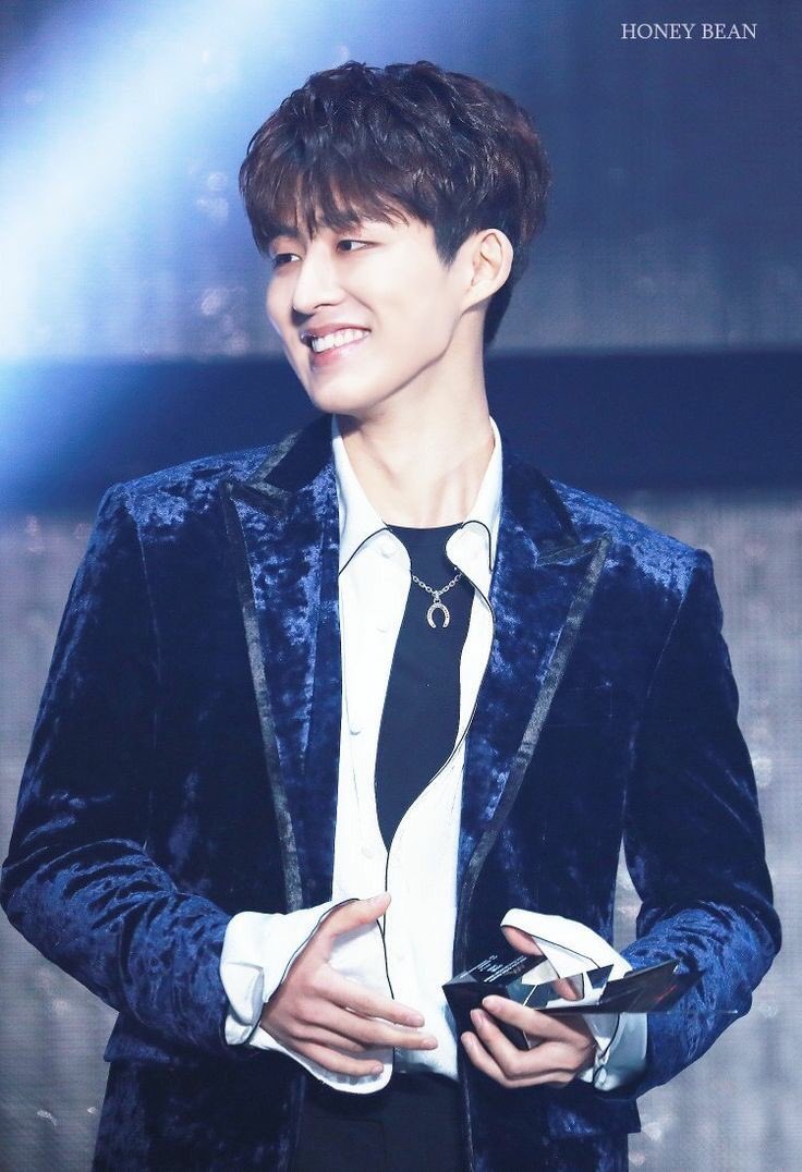kimhanbintrash's tweet photo. I’ve always love your smile &amp; everytime I remember you, I picture you smiling. Hanbin, I’m always praying for your happiness. if i could make you as happy as you make me I would. ♥️

 #Hanbin_행복하자 https://t.co/gPj3hI3fHx