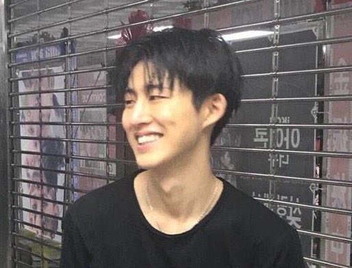 kimhanbintrash's tweet photo. I’ve always love your smile &amp; everytime I remember you, I picture you smiling. Hanbin, I’m always praying for your happiness. if i could make you as happy as you make me I would. ♥️

 #Hanbin_행복하자 https://t.co/gPj3hI3fHx