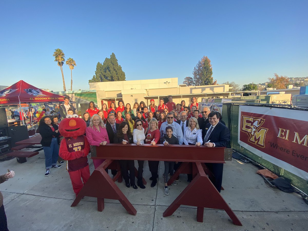 ElModenaHS's tweet photo. Topping-Off Ceremony held today to commemorate the ongoing construction of our new Measure S STEM Center! Thanks to all community and @OrangeUnifiedCA dignitaries who joined with staff and students for this special moment in Elmo history! #thisiselmo https://t.co/LNHG0FPRdN