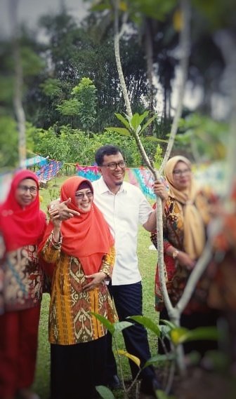 TariganTimbas's tweet photo. Bersama perempuan yang mengukir peradaban dengan kebaikan 
#HariIbu 
#binjaimadani https://t.co/d7mh0XugDk