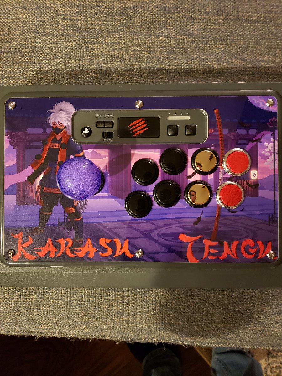 LeeksNGeeks27's tweet photo. Yeah she purrty. @MadCatz #TESPlus @samuraishodown #Yashamaru Sanwa JLF w/2Lb. Spring, 1mm Kowal Actuator, 45mm Ball top, sanwa buttons. Now for more 😈 https://t.co/wLPcXJD5zm