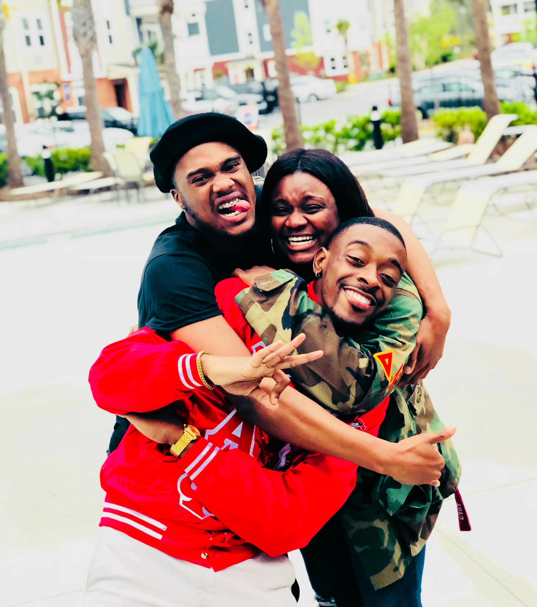 TheTiaBolden's tweet image. Best Friend Appreciation Post 🤞🏾❤️ @DonaldLeeJr &amp;amp; @Quevious2013 

Same goals, diff colors 🐣🐒♦️
Appreciate y’all always holding me down &amp;amp; showing friendship thicker than blood itself.