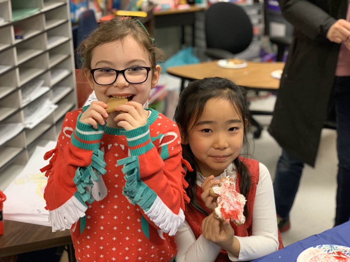 CubRunCongdon's tweet photo. Awesome winter party!! 🥳❄️ #FirstGradeRules #amazingvolunteers https://t.co/P6vZAcXBeF
