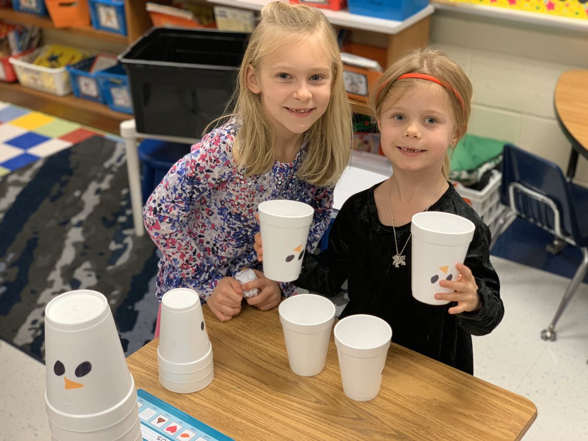 CubRunCongdon's tweet photo. Awesome winter party!! 🥳❄️ #FirstGradeRules #amazingvolunteers https://t.co/P6vZAcXBeF
