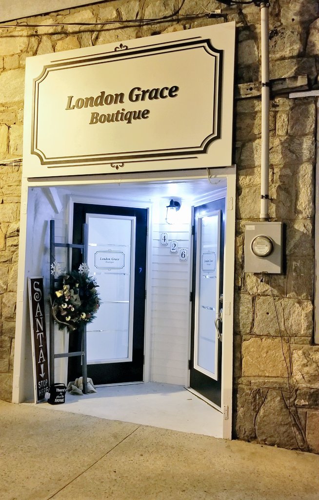 MadeInGwinnett's tweet photo. Hope Santa stops @londongracebou1 🌲
#GraysonLocalBusiness #MadeInGA #GraysonGA #GoGrayson https://t.co/RVi6cTV4vI