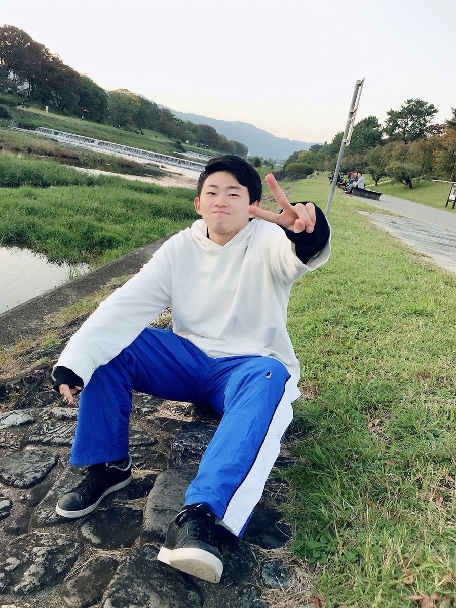 TFTKyodai's tweet photo. ゆーじ

TFT武闘派の一角を担う彼はバスケ部！次期キャプテンになるので頑張って🏀

甘いものやラーメン好きで、おそらくメンバーで1番大食い（他メンバーの食が細い説）

TFTでは企画部を担当してます。

今日はTFTメニュー最後の日！チキンソテーラタトゥイユです！お試しください

#TFT #京大 #生協 https://t.co/0yuPrWUq5X