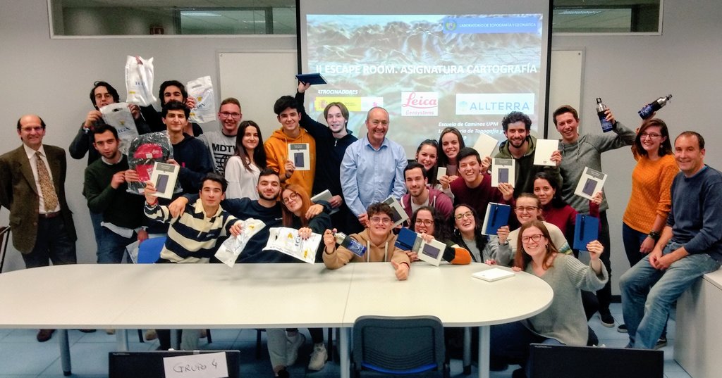 srgalvarez's tweet photo. Enhorabuena a todos los ganadores del II Escape Room de Topografía y Cartografía. Un lujo el equipo de profesores del Laboratorio de Topografía @caminosupm. Gracias @IGNSpain, @AllTerraIberica y @LeicaGeosystems por los regalos. Qué gran cierre de año! #SomosUPM https://t.co/DdPxxLASYc