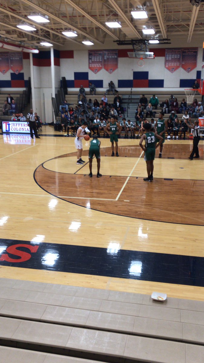 Wakefield boys basketball up 21-12 over TJ with 4 minutes remaining in the half