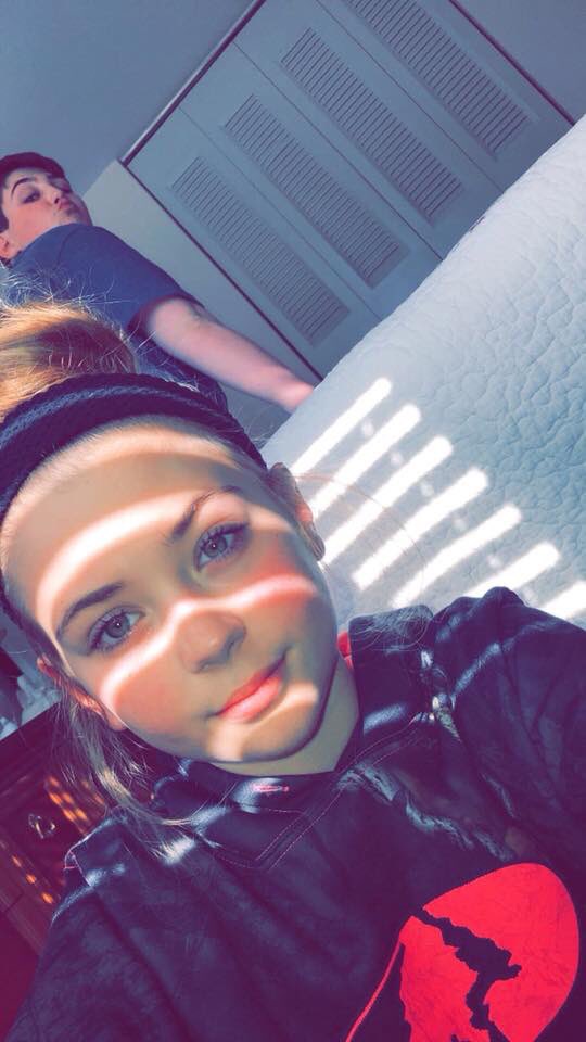 emshort__'s tweet photo. I need everyone in the Dayton Ohio area to please share, briana Pennington is 13 and was last seen today by the west Carrollton middle school around 3 pm. Her phone is off and she was seen getting into a car and no one has seen her since. Please let me know any information🙏🏼 https://t.co/8tBSoqczW4
