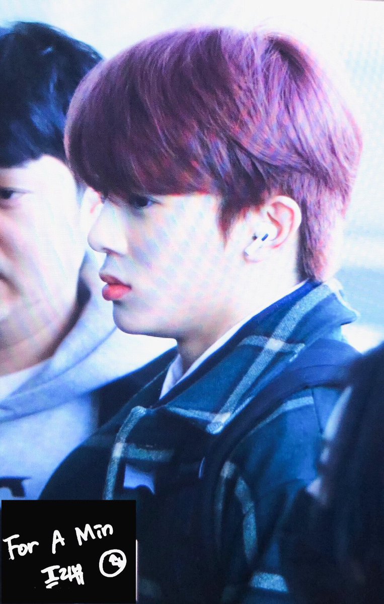 foramin0125's tweet photo. 191220 인천출국 프리뷰

미니야 잘다녀와~

#강민왕자님 #항상잘하고있어 
#강민 #KANGMIN 
#VERIVERY #베리베리 #VRVR
#FACE_it #FACE_ME #20200107_6PM
@by_verivery @the_verivery https://t.co/vUCA0jzAPt