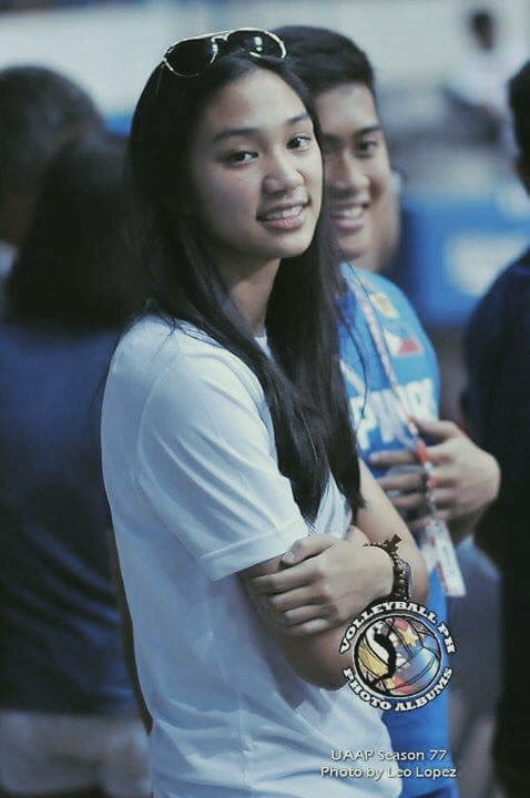 hairclipsnibea's tweet photo. She's aging backwards 🤧 https://t.co/NRzL3kEq9J