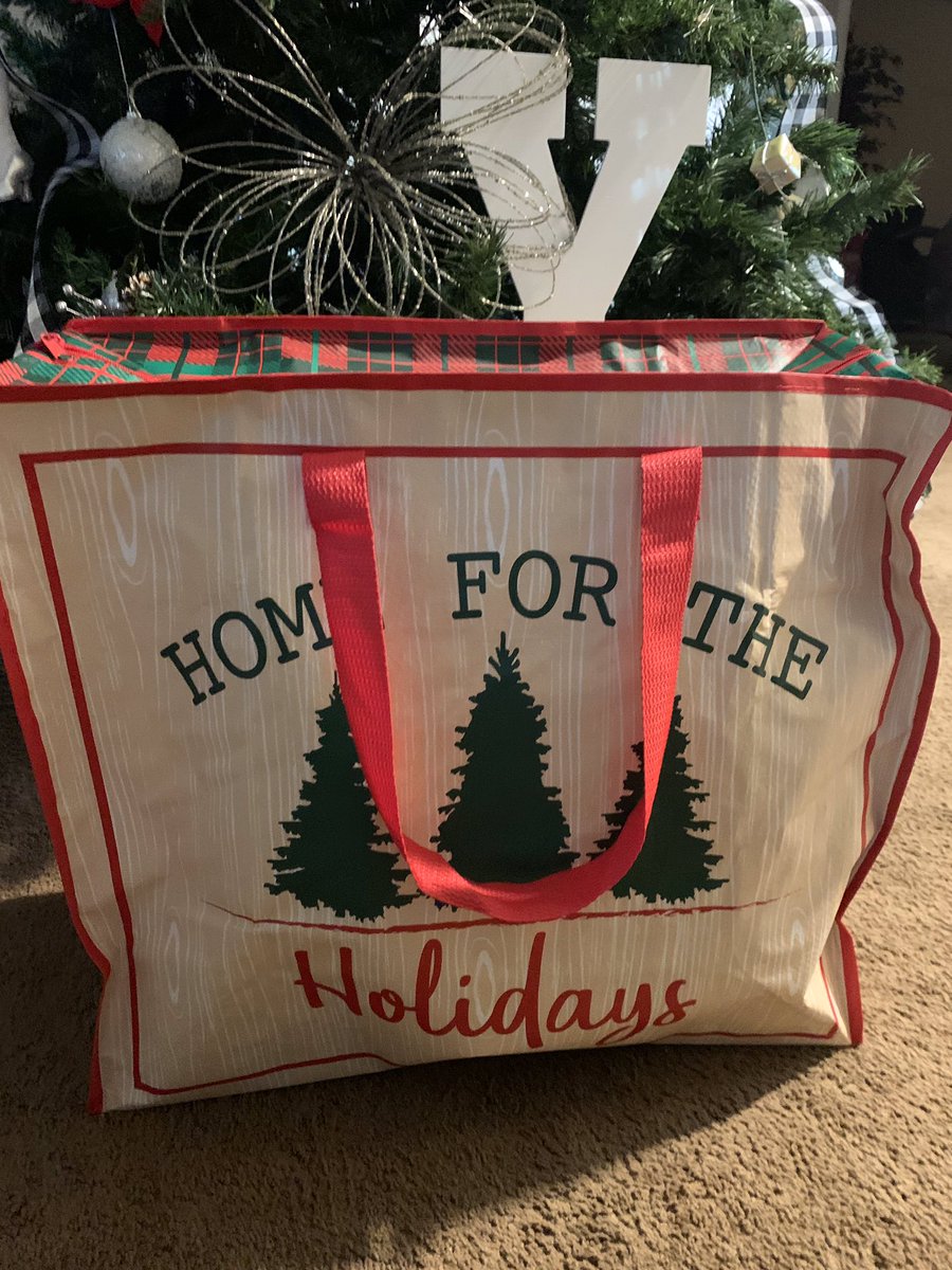 khsppto's tweet photo. Cleona Banks, on behalf of the KHS PPTO we think you’re an extraordinary young lady. Many blessings to you and the children you will bless with these gifts. The PTO was more than happy to support such a great cause. Thank you Ms. Fite for representing the PTO https://t.co/xmEew0LCsz