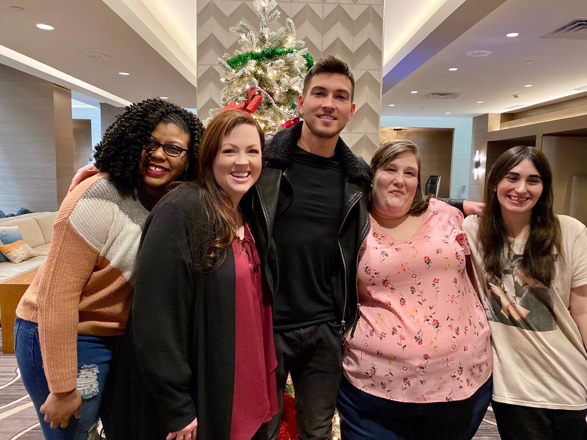 TeamRSWOrBust's tweet photo. Badass Squad with Rob. 🤘🏻 So damn thankful for these 3 amazing women ~ @mochalibrakim @CinfullyTeamRSW @katie_raffa! 🙏🏻 #TeamRSW #Cin https://t.co/oJYvSTSPlH