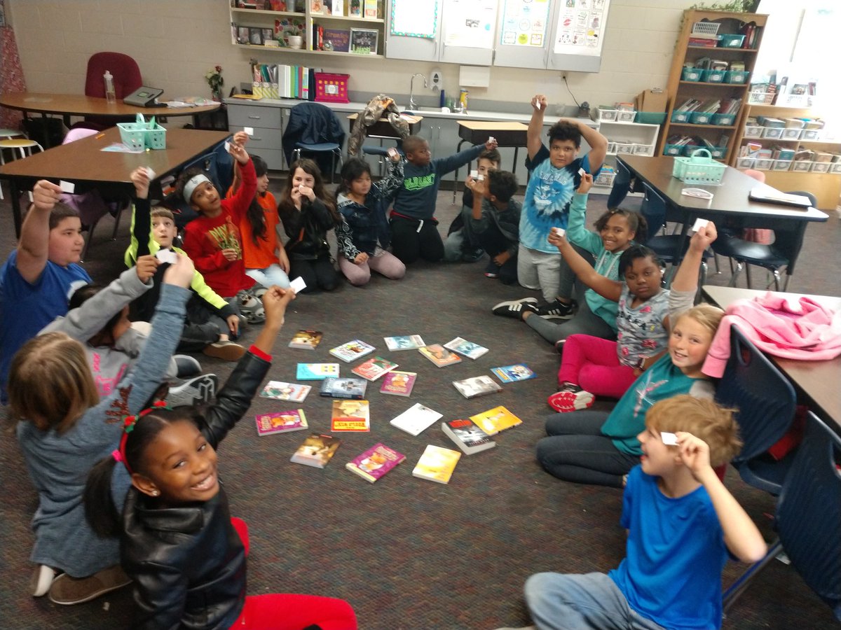 MrsDriggers310's tweet photo. Today's book 'white elephant' was seriously so fun! The excitement on these kid's faces was unforgettable when they found out they could keep their book #literacy #HECreads #Pridein5 #HECleads https://t.co/GYHn1tRyIJ