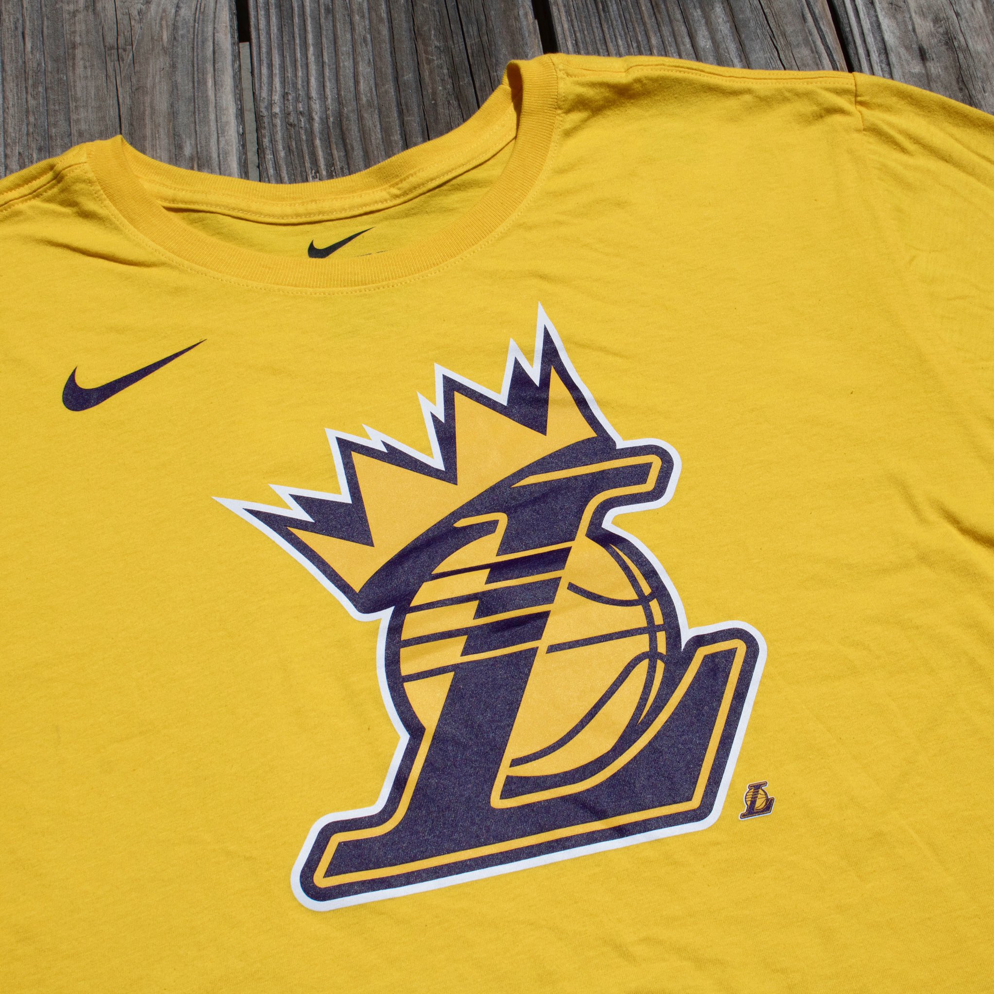 Lakers Store on X: 🗣KING James!👑 Link in Bio! - Product: Lakers LeBron  James Crown T-Shirt - Gold #LosAngelesLakers #LALakers #LAL #Lakers  #LakersBasketball #PurpleandGold #LosAngelesBasketball #LBJ  #StriveForGreatness #NBA #Nike 