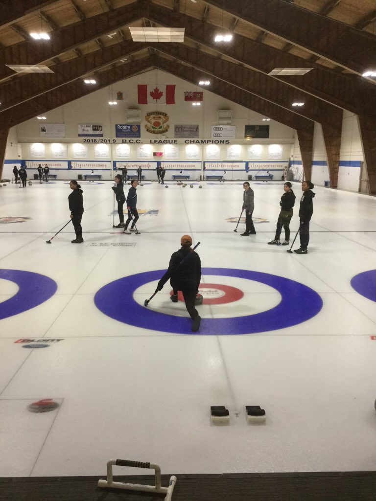 cmk23549167's tweet photo. @CardinalLegerSS @clegersports Six of Leger’s Curling Teams have played over the last two weeks. All have done an excellent job representing our school! Excellent results from all our curlers! #proudcoaches #wegotourehgame #curlingiscool #GoLeger https://t.co/zLgx4s8MJ2