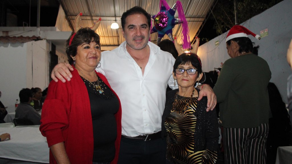 JULIANZACARIASC's tweet photo. ¡Comienzan las posadas!

Estas celebraciones nos recuerdan valores universales como la hospitalidad y generosidad. Estoy seguro de que si los aplicamos constantemente, nuestra sociedad mejorará. https://t.co/TTYnRvciJC