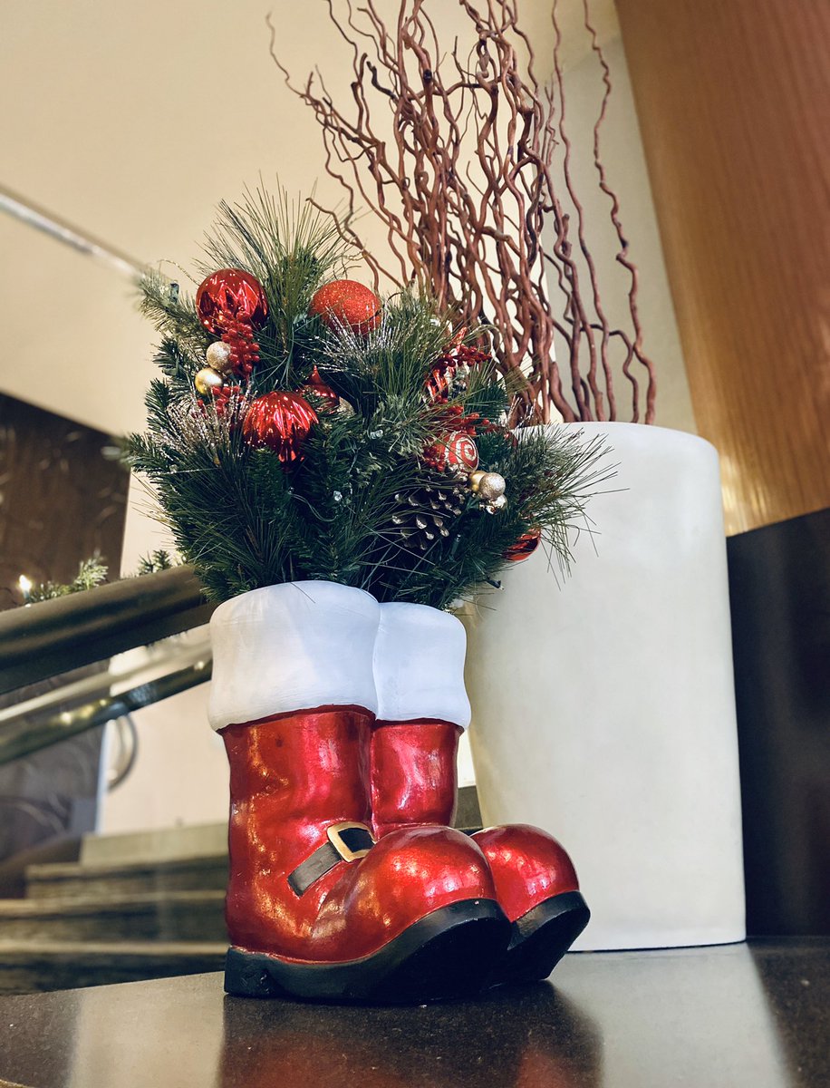 Ho-Ho-Hotel for the holidays! #Parc55hotel #HiltonsofSanFrancisco 📷: <a href="/santaclaus/">Santa Claus</a>                            www3.hilton.com/en/hotels/cali…