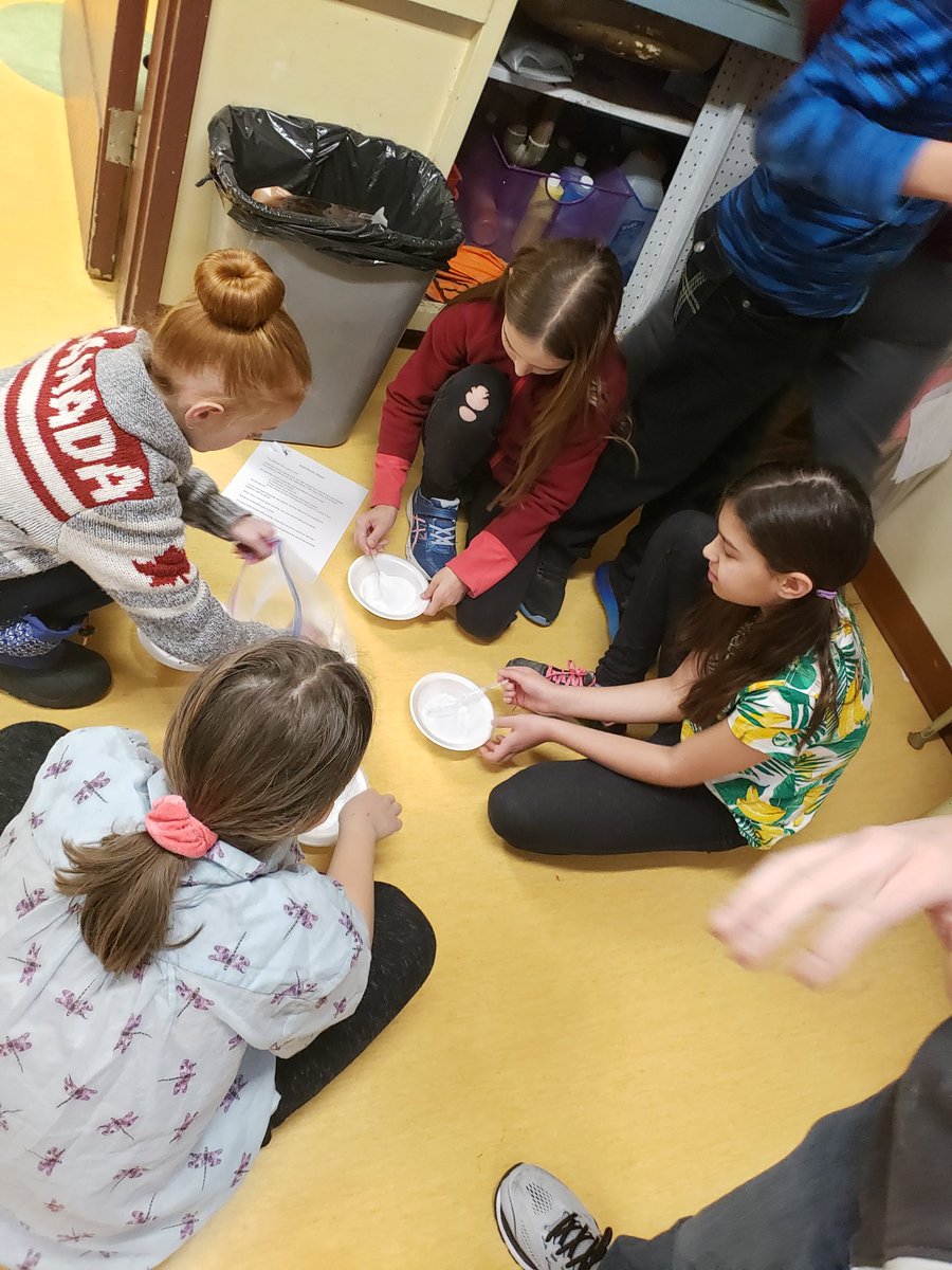 Today we made bath bombs as presents for the kiddos families. They loved doing this! #SD53 #OES
