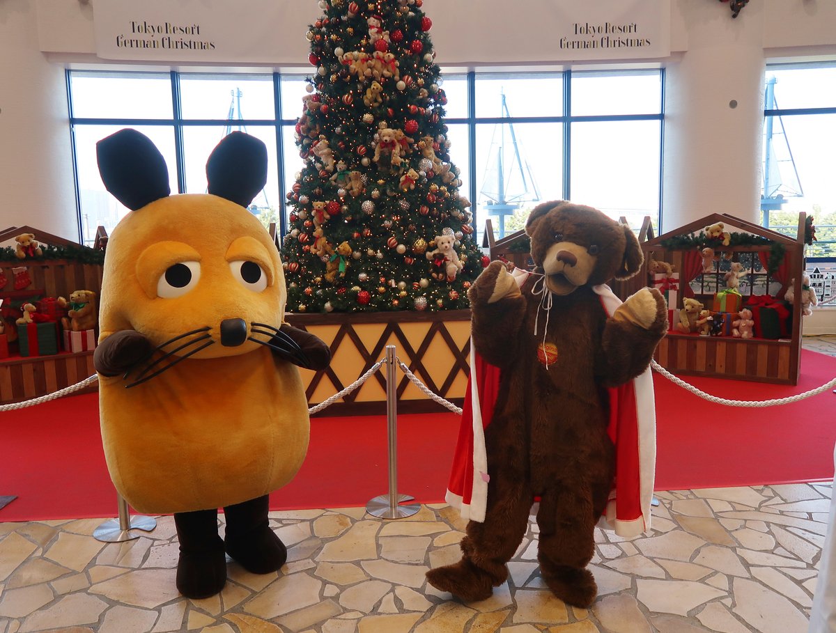 アクアシティお台場 公式 Pa Twitter 思い出に残るクリスマスをお台場 で 本日よりドイツの人気キャラクター シュタイフテディベア Maus と写真撮影が楽しめたり 雪が舞い散る巨大スノードームフォトスポットが3日間限定登場 いっぱい写真を撮って クリスマスを