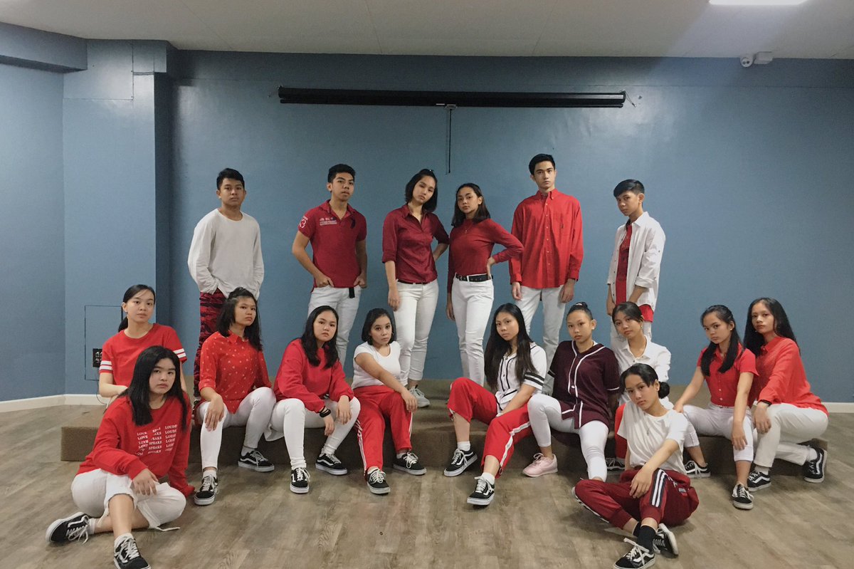 Exceed_DT's tweet photo. MERRY CHRISTMAS FROM THE EXCEED FAMILY! 🎉🎄 https://t.co/sX3dhbPOUk