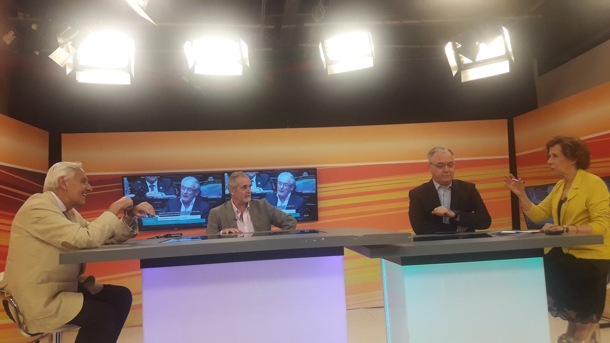 AFuegoLentoOK's tweet photo. #AHORA | @marinoclara y @RubenRabanal63 con Rosendo Fraga y @JorgeGHerrera en @AFuegoLentoOK . Miralos por @canal26noticias https://t.co/4VURmP3hNx
