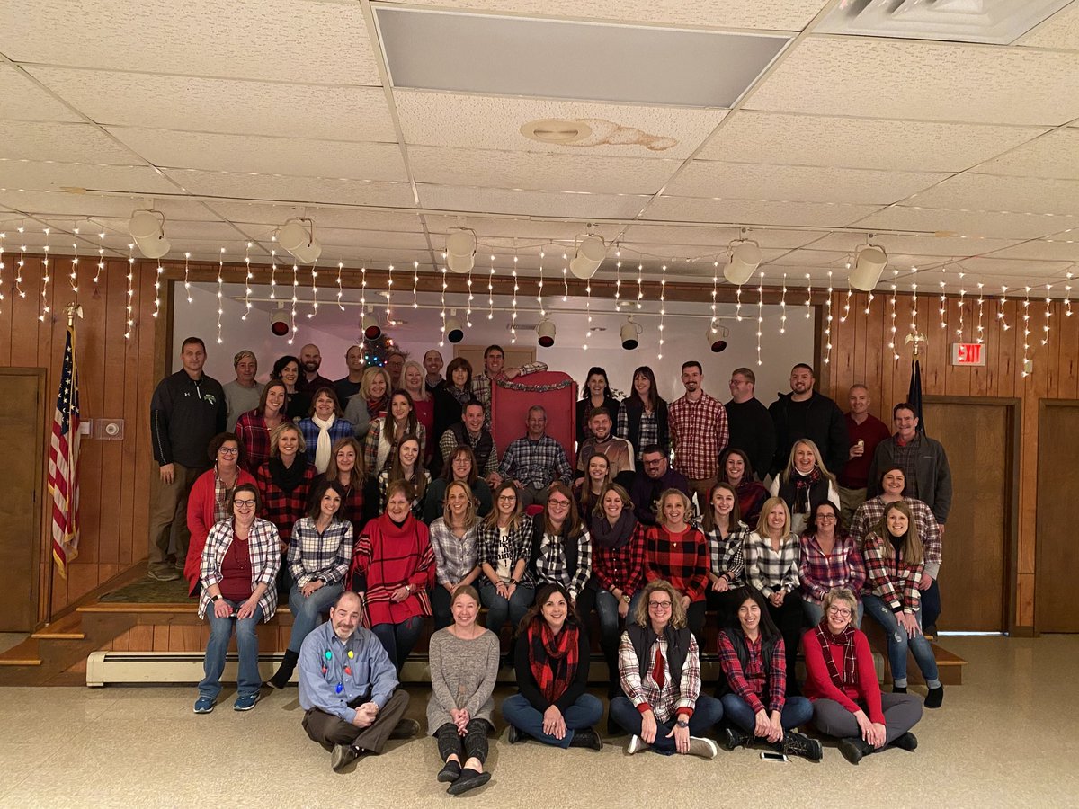 MOulyUhl's tweet photo. Great time at the annual OMS Christmas party. It’s always nice to spend quality time with the staff outside of school #OMSPride #plaidisrad #ParklandPride #Copeechan https://t.co/FygOLFrZqU