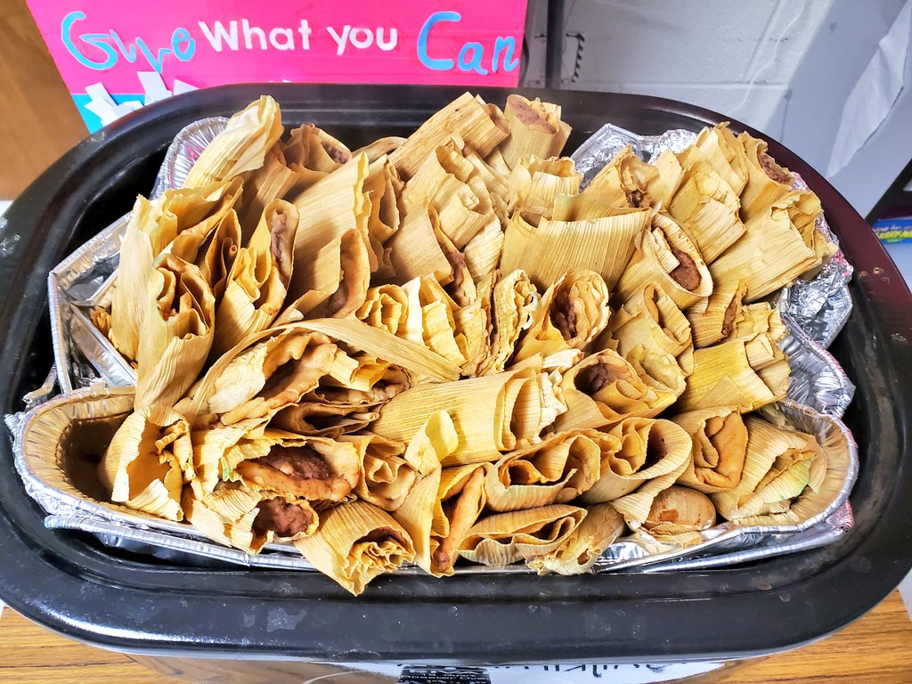 Jaleydapz's tweet photo. "Too Many Tamales" by Gary Soto ¡Qué montón de tamales! We made tamales today! Thank you Mrs. Navarro for all of your help and for being a great partner! I also want to thank Ms. Treviño for this idea! @crenshawcomets #secondgrade @ChannelviewISD #secondgradedual #dualclassroom https://t.co/p1wbHPShe6