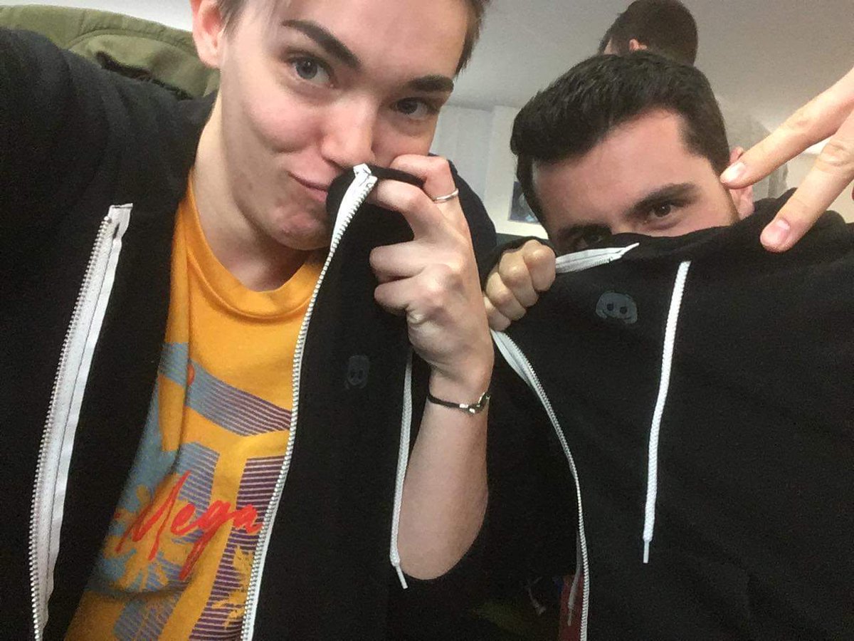 amesearle's tweet image. Big shout out to the poor kid who had to sit next to me every day, idk how you managed to put up with me so well

You're an amazing person, I'm so lucky to count you as one my best friends, love you Mr. Timmels