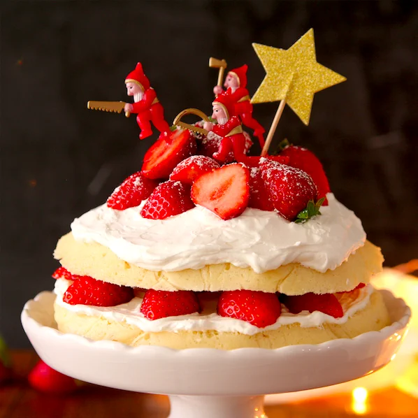 クリスマス当日でもすぐできる！レンジスポンジケーキで【クリスマスケーキ】