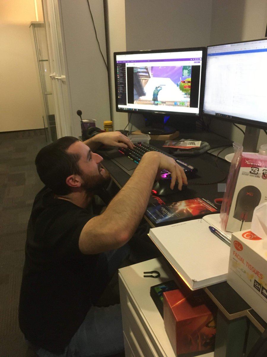 amesearle's tweet image. Big shout out to the poor kid who had to sit next to me every day, idk how you managed to put up with me so well

You're an amazing person, I'm so lucky to count you as one my best friends, love you Mr. Timmels