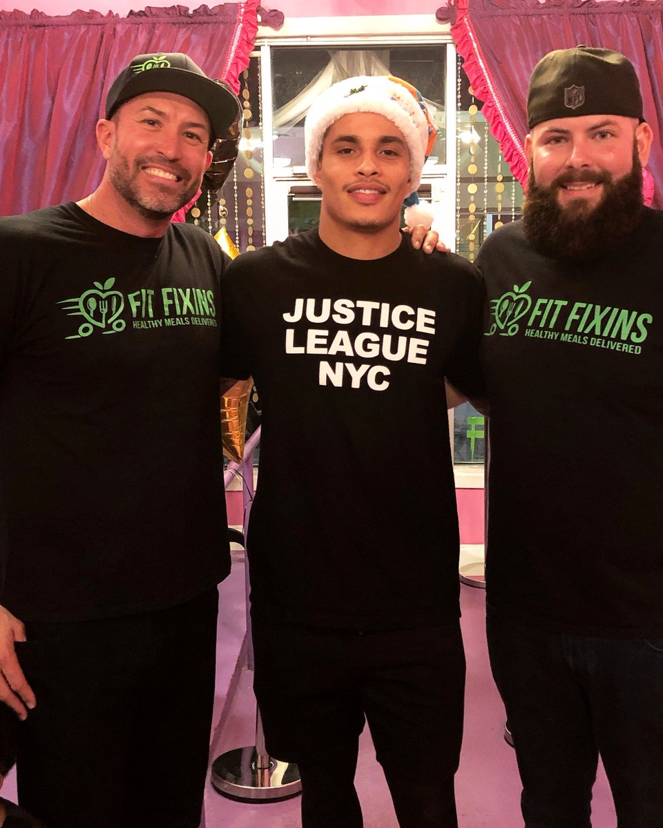 fitfixins's tweet photo. #TBT to Christmas 2017 with our guy @kstills who never stops leading by example
1(833)FIT-FIXN
https://t.co/90rb2lskNq
Inspire #ThursdayMotivation #ThursdayThoughts #ThursdayVibes #ThankfulThursday
#HolidaySeason #GiveBack https://t.co/sK6xlfWNKC