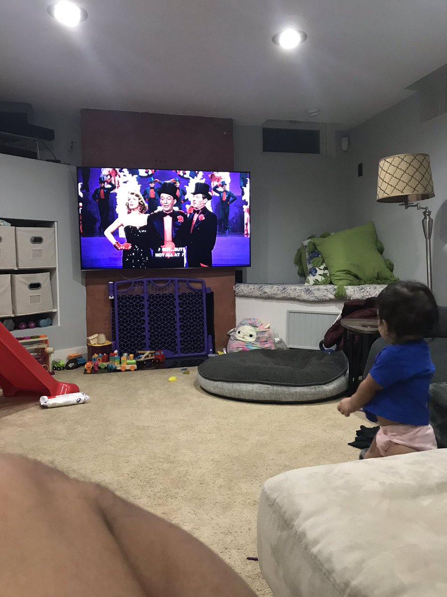 johnabelesa's tweet photo. Willa wants to always watch White Christmas on @itmekb birthday starting next year. #daylate2019 #definitelyachristmasmovie ;) https://t.co/gOSLEZxxyt