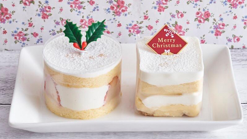 ナチュラルローソン 今田美奈子監修ケーキの中でも人気のチーズケーキと苺ショート2個入りのケーキセットです ヒイラギとクリスマスの飾りをトッピングした限定商品です 税込1080円 T Co Fzvcjwh0kh