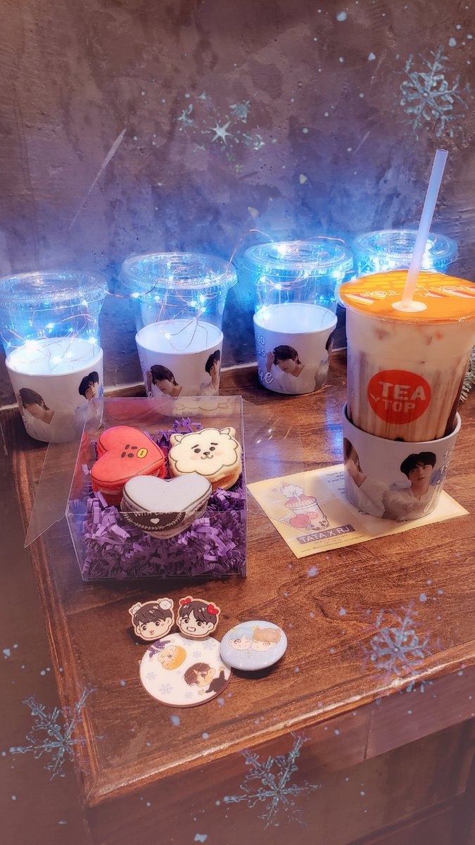 kleeraaaa's tweet photo. D-2 #winterepiphanycafe 
#winterepiphanycafehtx 😊💜

❄️Happy TaeJin Day❄️
 @btshtx #cupsleeveevent https://t.co/yIFv57tCZK