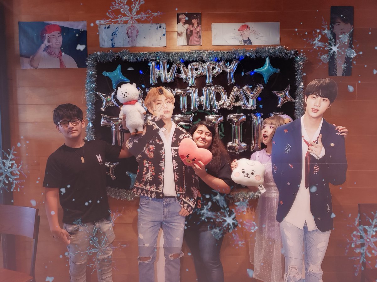kleeraaaa's tweet photo. D-2 #winterepiphanycafe 
#winterepiphanycafehtx 😊💜

❄️Happy TaeJin Day❄️
 @btshtx #cupsleeveevent https://t.co/yIFv57tCZK
