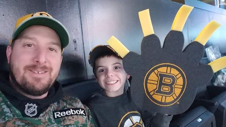 MckenzieMonroe9's tweet photo. This is epic first bruins game picture! Happy Birthday kam! ❤️ @NHLBruins https://t.co/e1gb3g5qaI