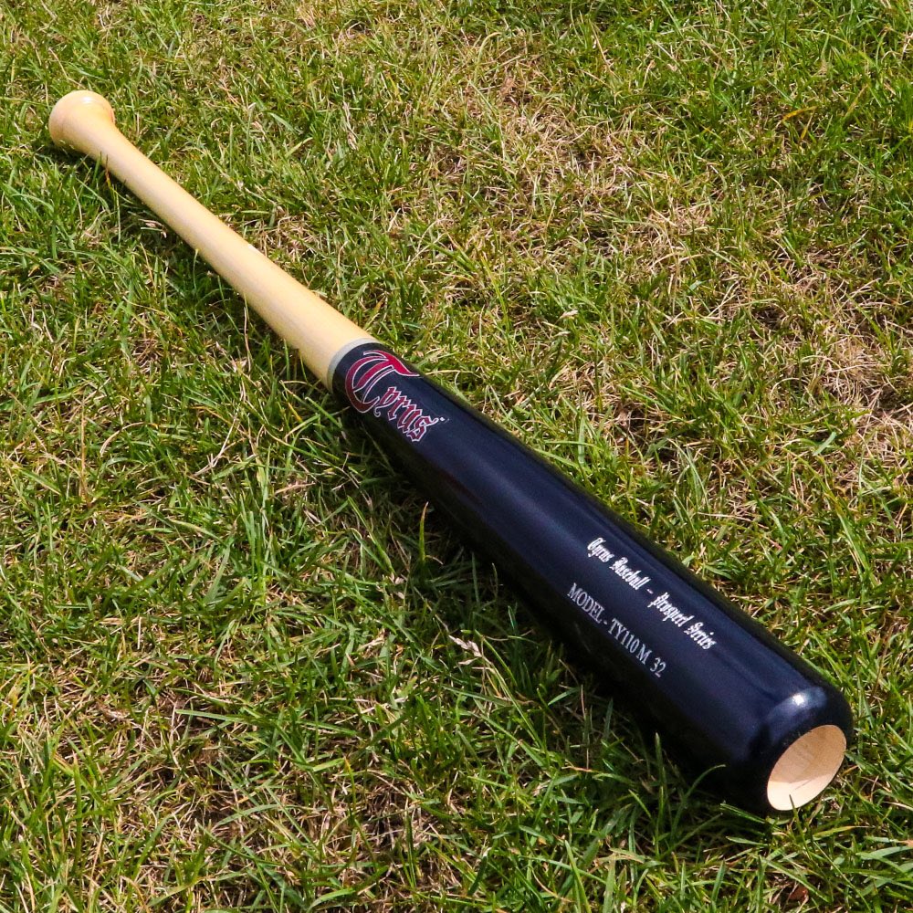 TyrusBaseball's tweet photo. 32” Clear/black TY110 - you can find this exact model on our site, or customize your own any way you like!
#woodbat #woodbats #baseballbat #baseballbats #baseball #maple #wood #handsplit #instock #custom #bat #bats https://t.co/h5nYLGqzk9