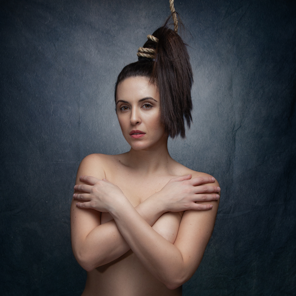 PhotoRP's tweet photo. Artistic Portrait.  Don't get your hair in a knot!   Chill!  With @xtenia5 in studio https://t.co/PhWZu8te7p